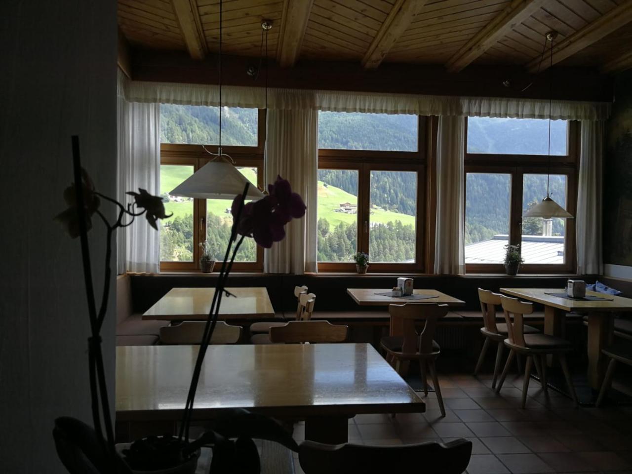 马莱斯韦诺斯塔 Gasthaus Weisskugel酒店 外观 照片