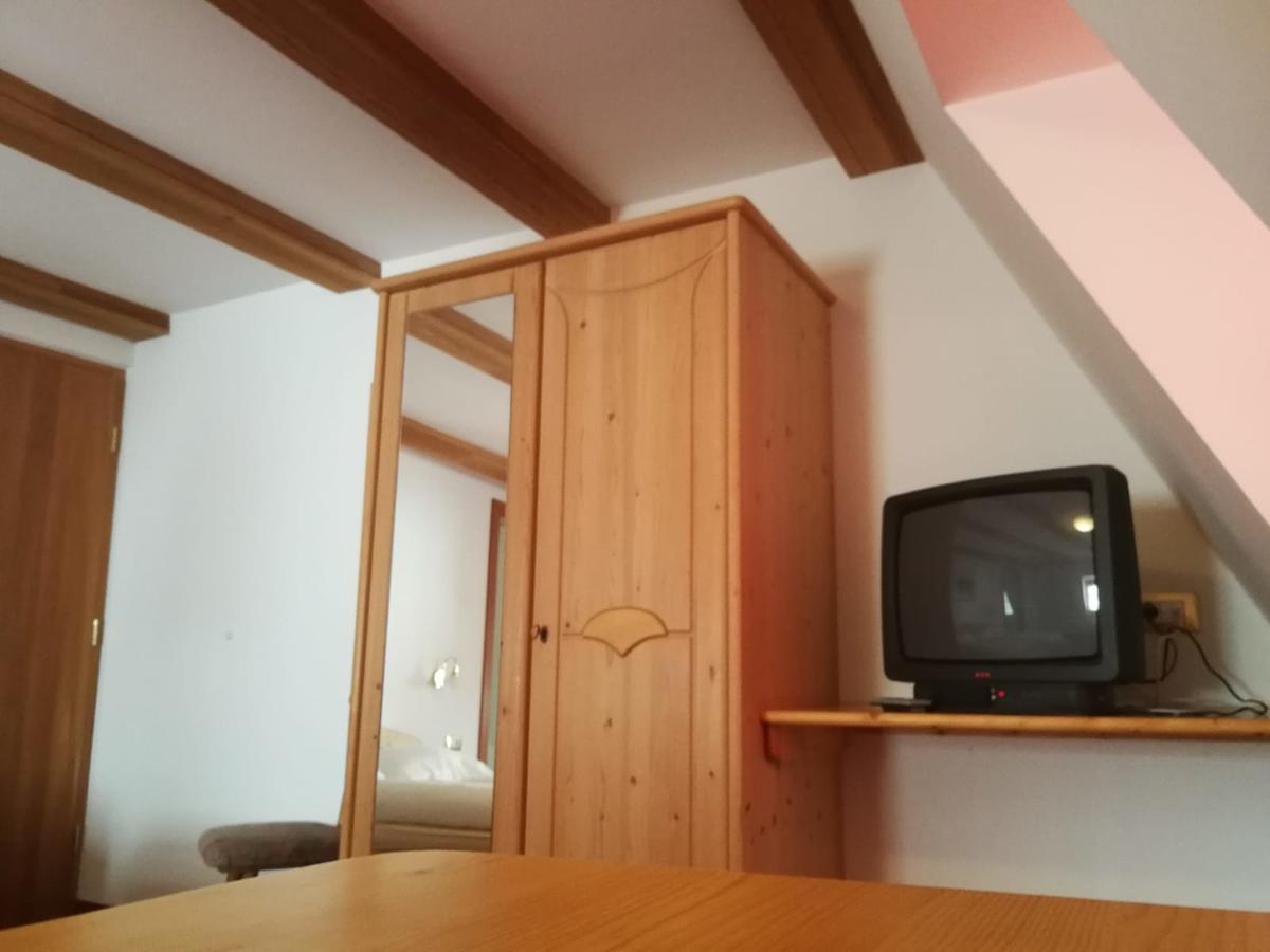 马莱斯韦诺斯塔 Gasthaus Weisskugel酒店 外观 照片